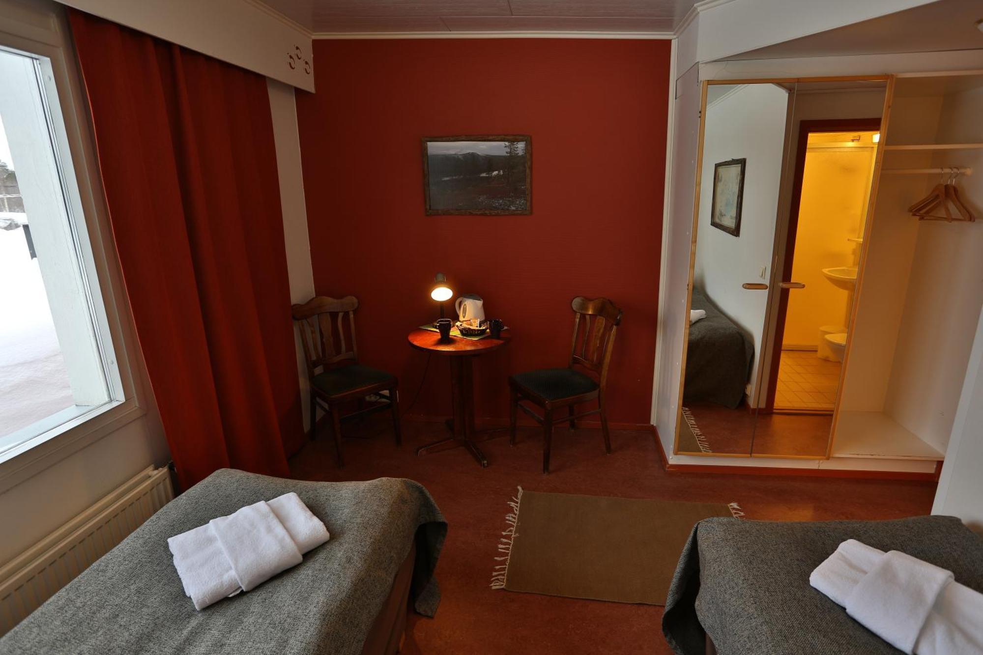 Yllaes Lake Hotel Yllasjarvi Room photo